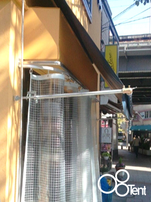 店舗の庇＋透明ビニールカーテン02