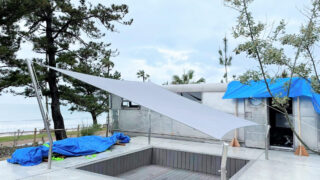  peak タープ・シェード　安くしました 日除けシェード（タープ）をホテルに設置｜宮崎県 | 丸八テント商会