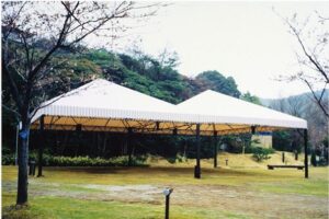 大規模な固定テント