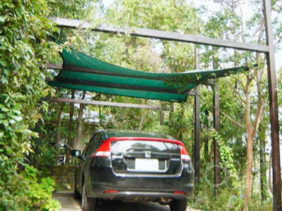 日よけシェード（メッシュ）を駐車場に施工