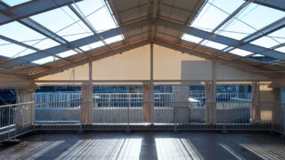 開閉式テント+側面カーテンの屋上運動場屋根をリフォーム施工