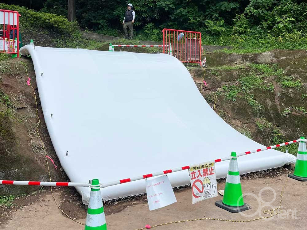 テント膜の遊具（滑り台）を公園に施工｜福井県