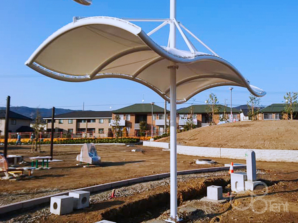 波型の固定テントを公園の休憩スペースに施工｜愛知県蒲郡市