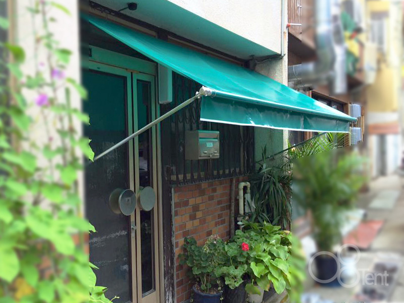 巻上げ式テントを住宅に施工