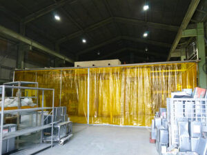 防虫クリアカーテンを工場内に施工|愛知県津島市
