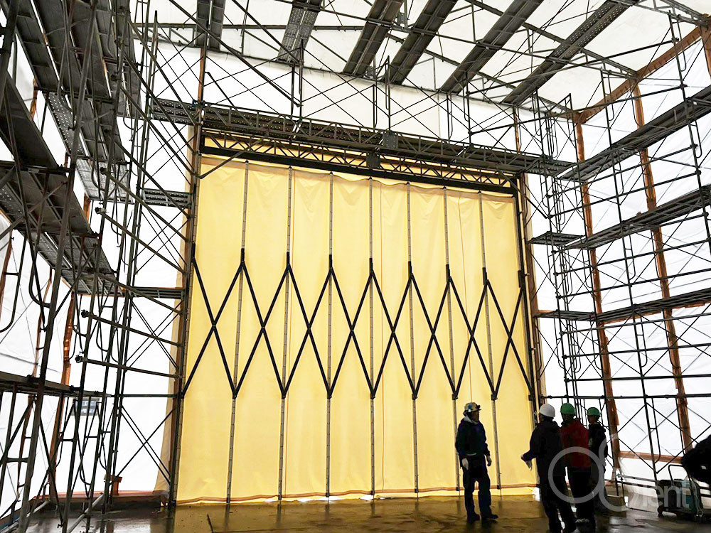 屋外用スライドカーテンをごみ処理場施設の間仕切りとして施工