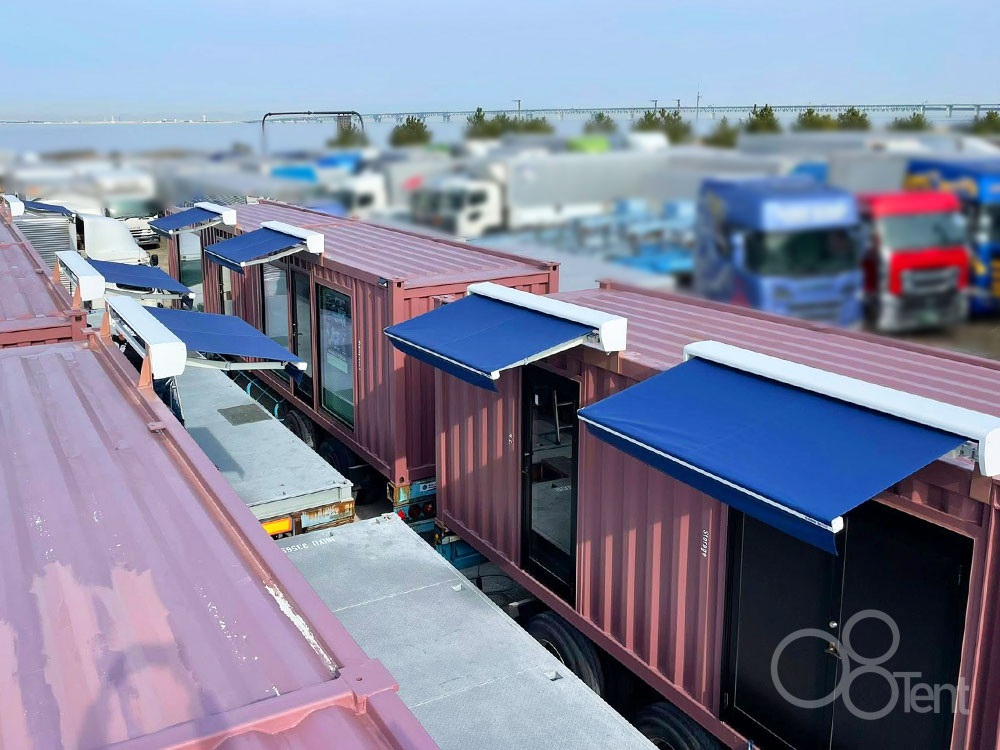 コンテナにオーニング8台を施工