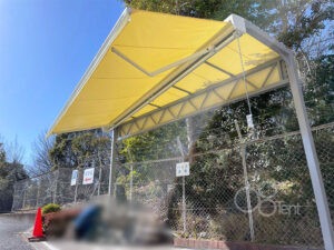 サイクルポートとして独立型オーニングを施工