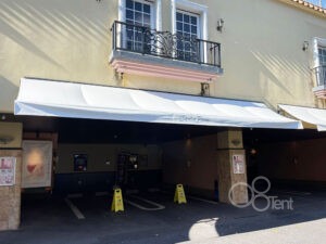 ロゴ入りオーニングのシート張替え