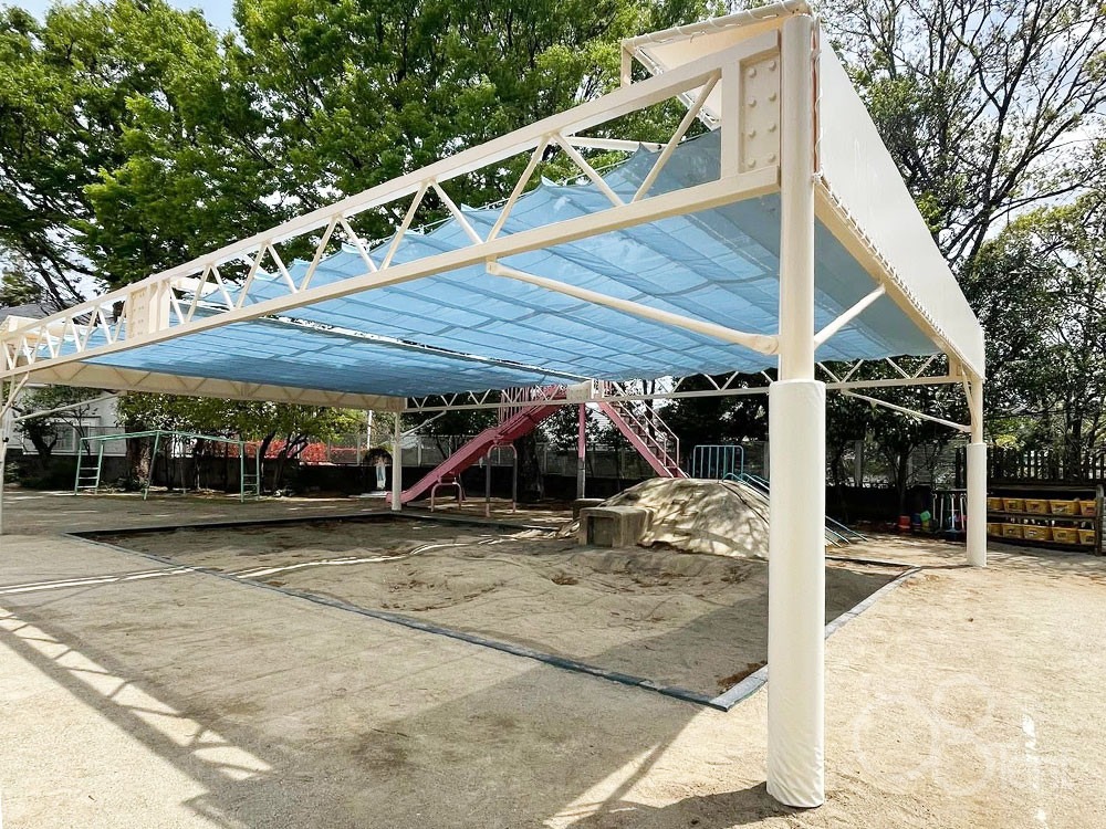 開閉式シェードを園庭・砂場エリアへ新設施工｜東京都世田谷区