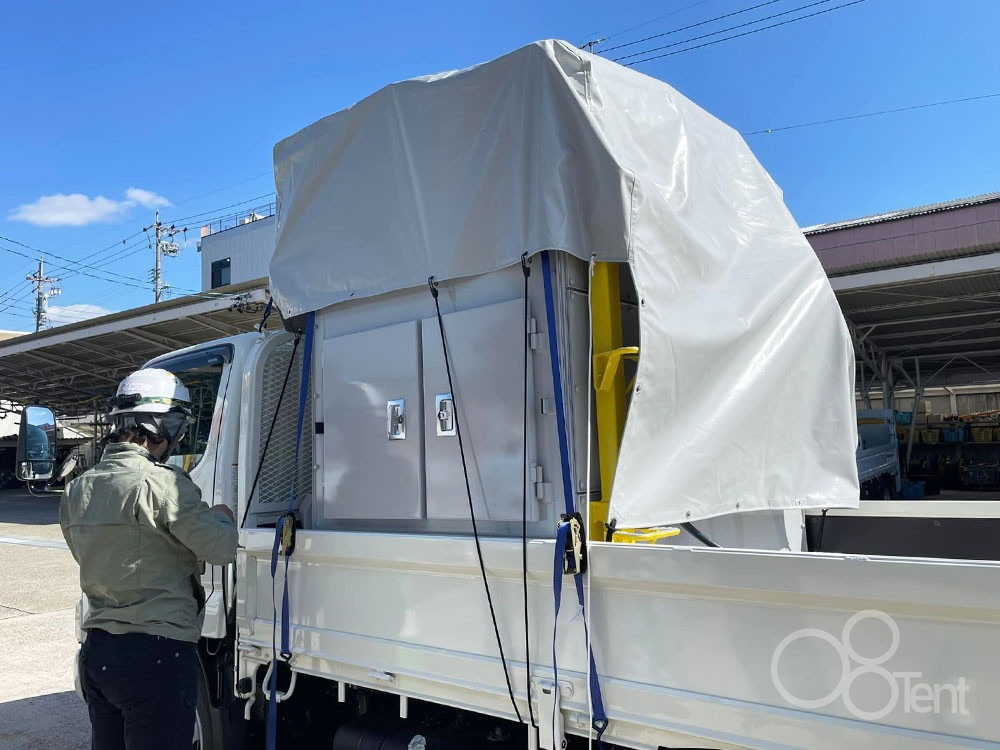 トラック荷台の変圧器用カバーを特注製作