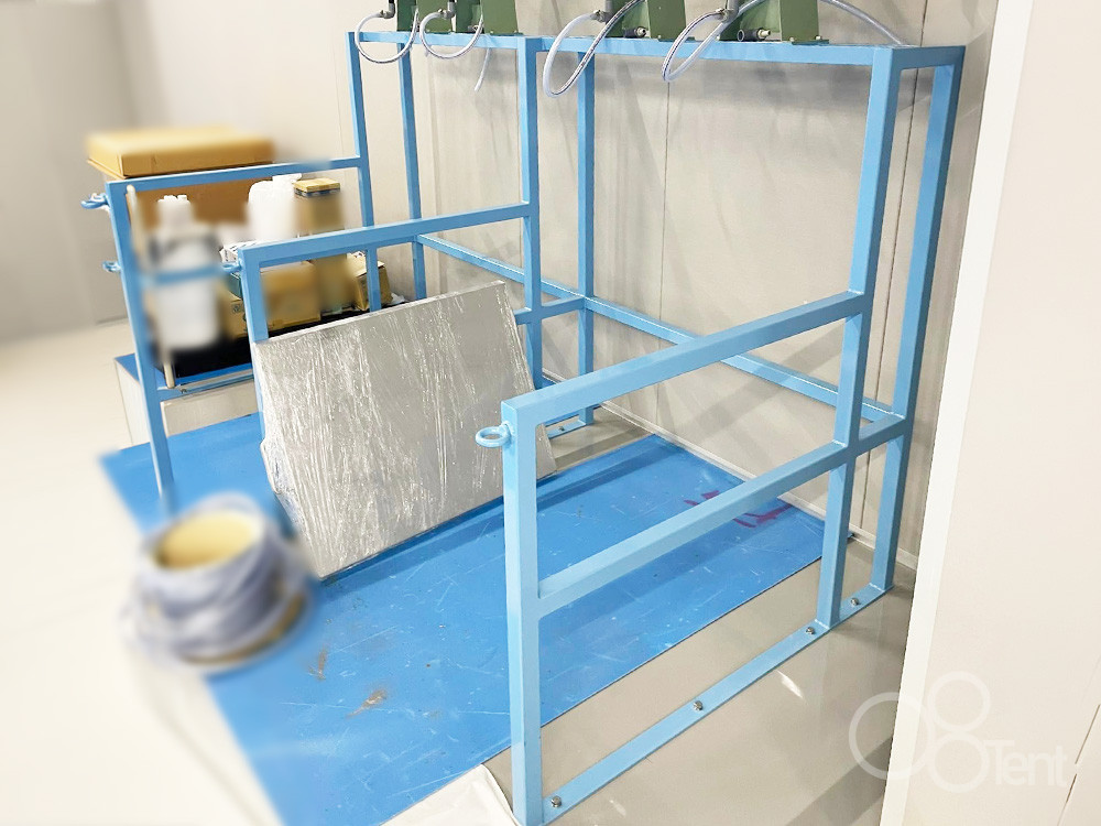 作業台｜飛散防止シート取り付け前