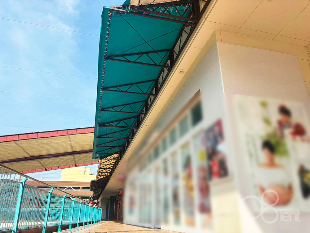 ショッピングモールの店舗用テント シート張替え
