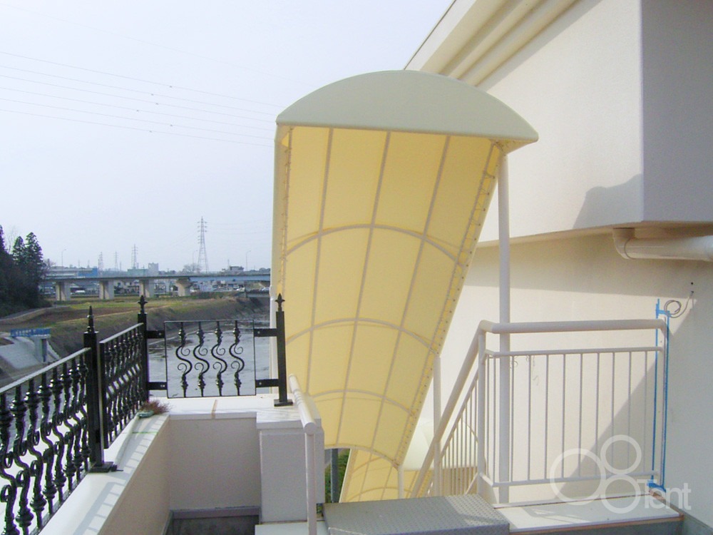 階段テント屋根をバンケットホール(結婚式場)の外階段に施工｜岐阜県可児市