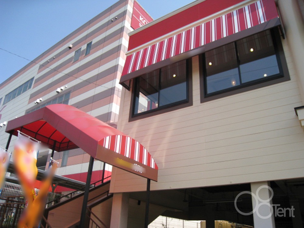 階段テント＋店舗用テントをファミリーレストランに新設